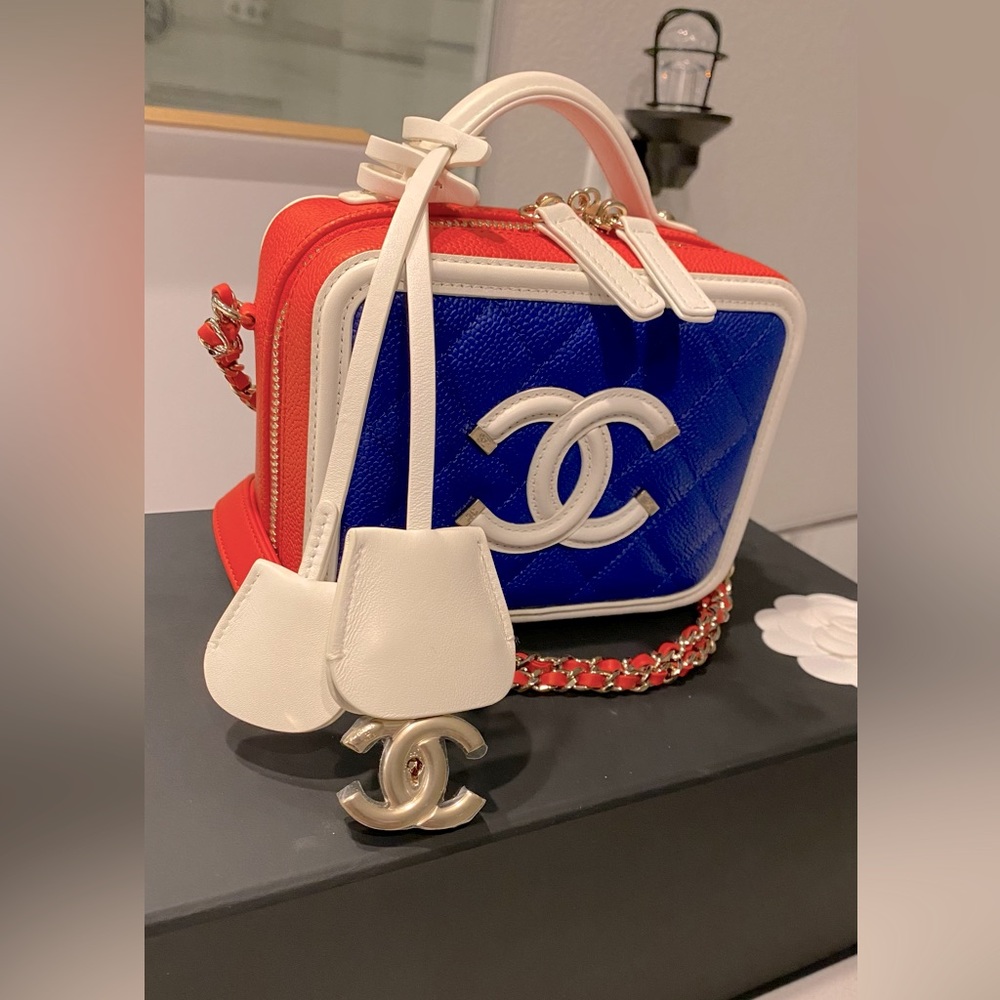 ❌ SOLD ❌ Chanel Resort 2019 Multicolor Vanity Bag